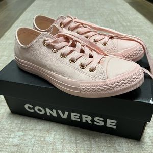 Converse Leather Pink Vapor Size 7 Women’s
